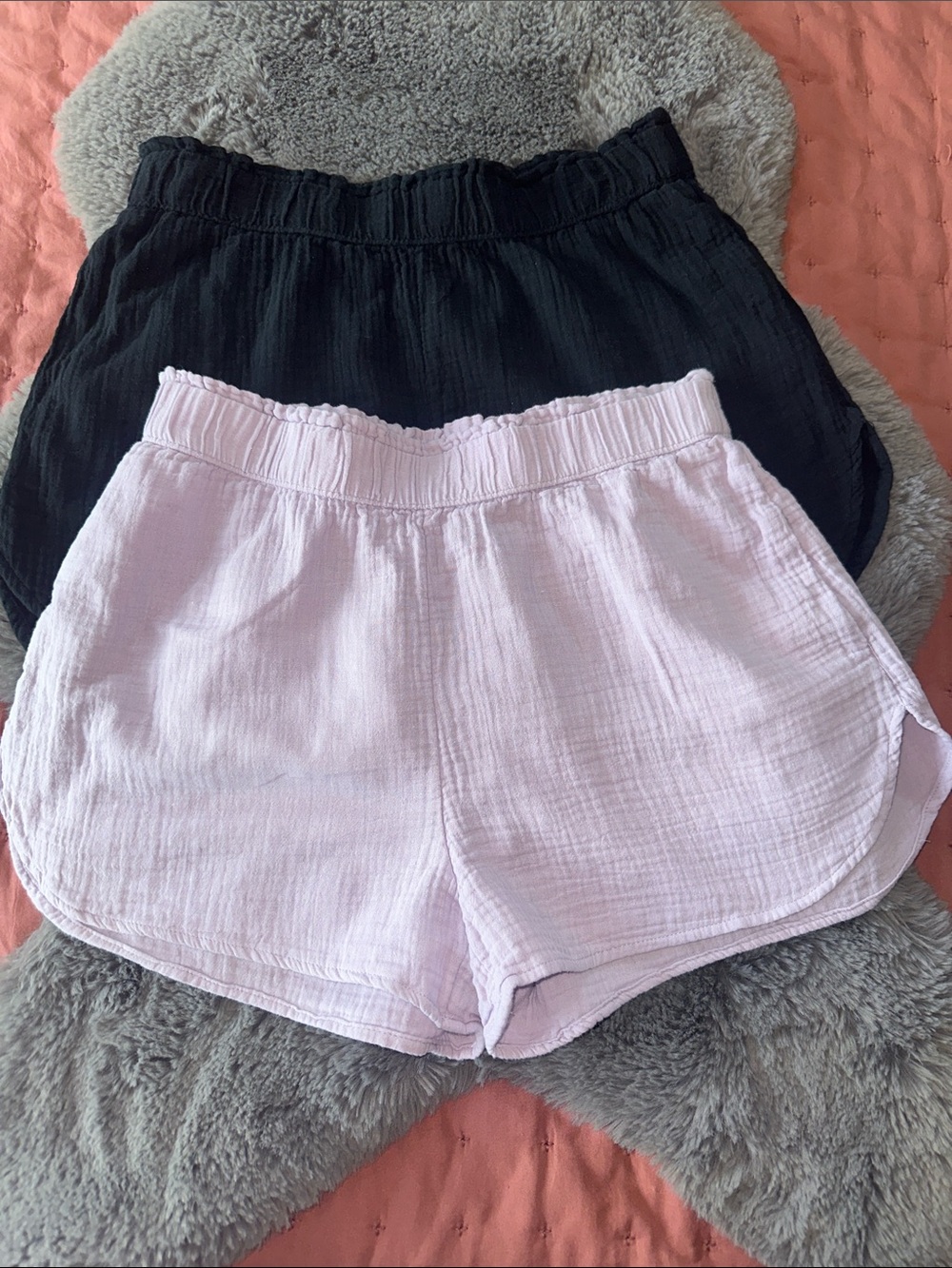 2 Pair Universal Thread Lavender and Black Pull-On Gauze Shorts.  Size Medium.